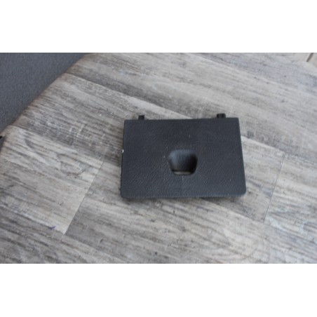 Cache porte couvercle trappe boite à fusibles habitacle Citroën Saxo VTR VTS 9617708277