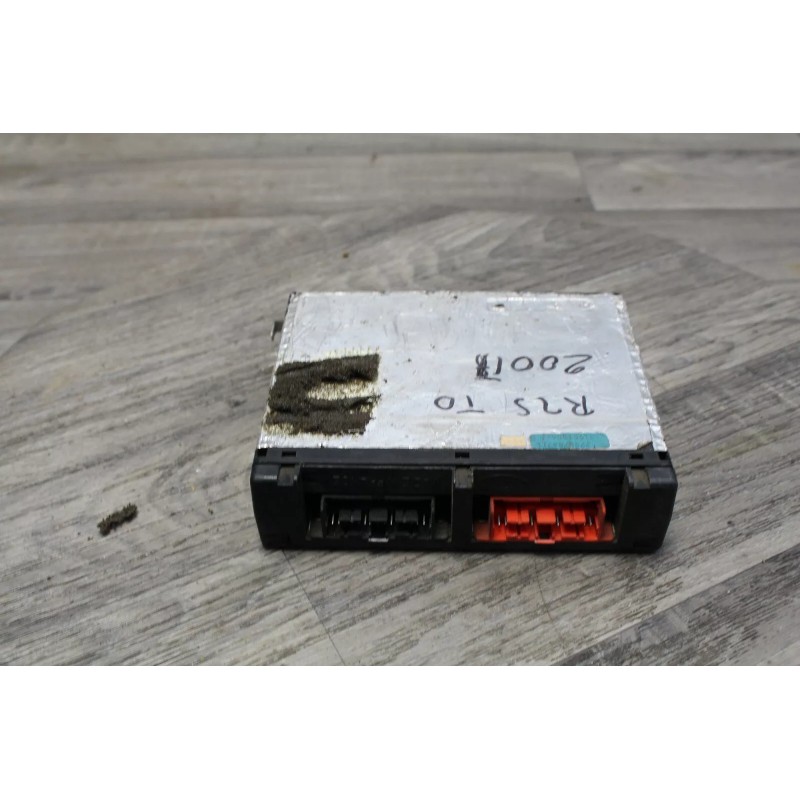 calculateur ecu moteur RENAULT 25 R25 7700784711 calculateur ecu moteur RENAULT 25 R25 7700784711