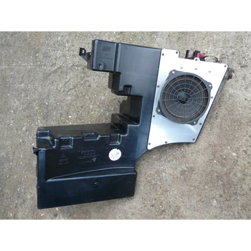 CAISSON DE BASSE AMPLIFIE AUDI CONCERT AUDI A4 V6 2.5 TDI BREAK 8D9035381 C CAISSON DE BASSE AMPLIFIE AUDI CONCERT AUDI A4 V6 2.5 TDI BREAK 8D9035381 C