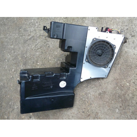 CAISSON DE BASSE AMPLIFIE AUDI CONCERT AUDI A4 V6 2.5 TDI BREAK 8D9035381 C