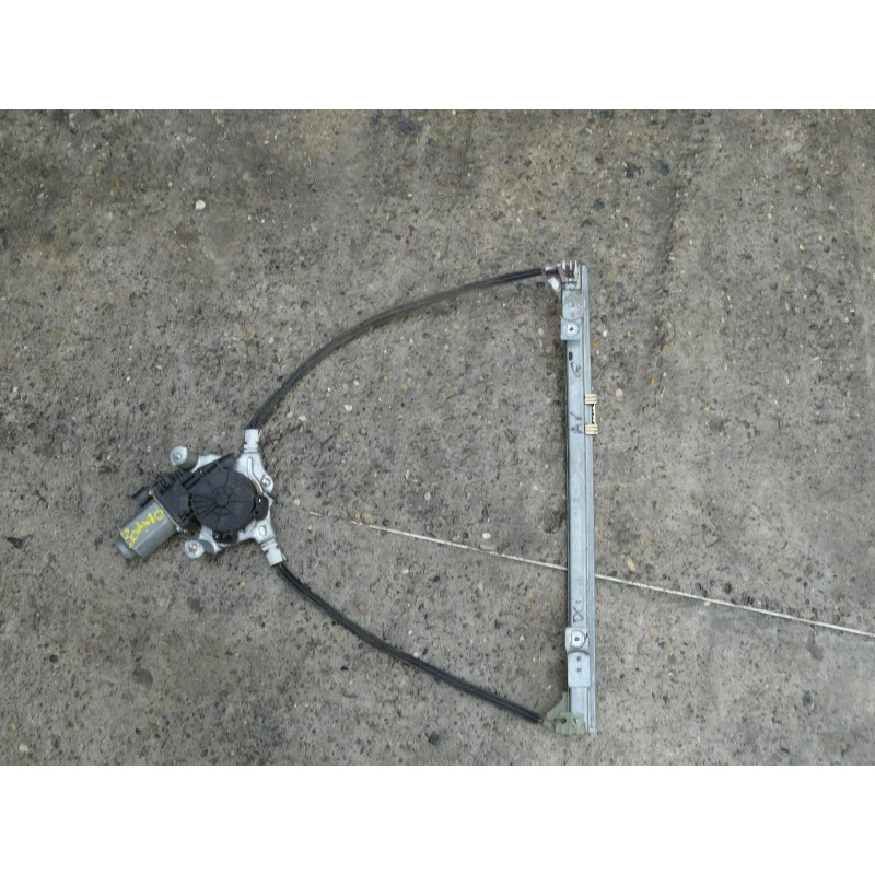 leve vitre electrique avant gauche RENAULT CLIO 1500 DCI ANNEE 2001 leve vitre electrique avant gauche RENAULT CLIO 1500 DCI ANNEE 2001
