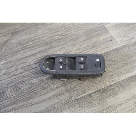 bouton leve vitre avant gauche renault SCENIC MEGANE 156018070