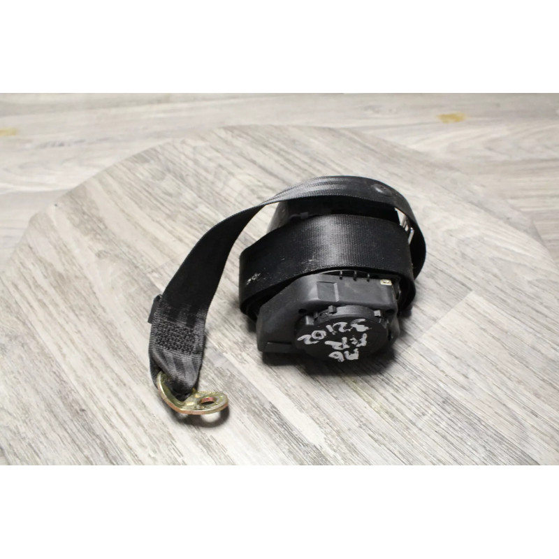 ceinture enrouleur securite arriere droit airbag pretensionneur audi break 4B9857805 ceinture enrouleur securite arriere droit airbag pretensionneur audi break 4B9857805