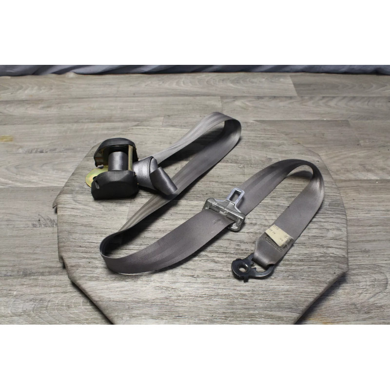 enrouleur ceinture arriere gauche RENAULT R21 7700765762 enrouleur ceinture arriere gauche RENAULT R21 7700765762