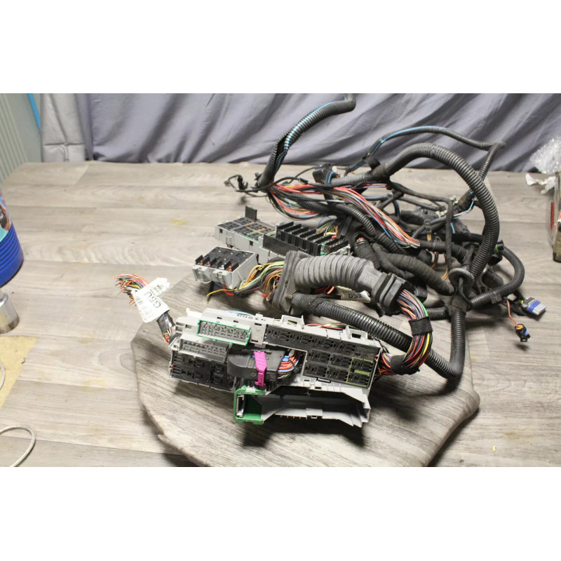platine boite a fusible daewoo espero 2.0 16v platine boite a fusible daewoo espero 2.0 16v