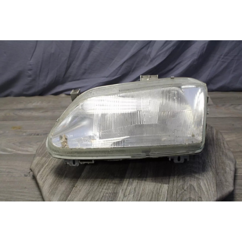 optique phare avant gauche RENAULT megane SCENIC 1 7701683670 optique phare avant gauche RENAULT megane SCENIC 1 7701683670