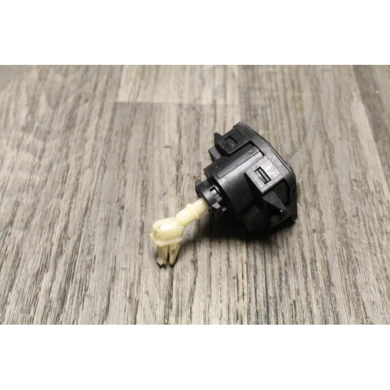 moteur reglage et fixation phare OPTIQUE vw volkswagen polo 007 281-00 moteur reglage et fixation phare OPTIQUE vw volkswagen polo 007 281-00