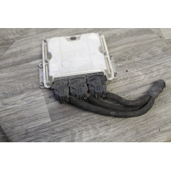 calculateur moteur ecu RENAULT ESPACE 2.2L 0281001999 7700104407 8200239684