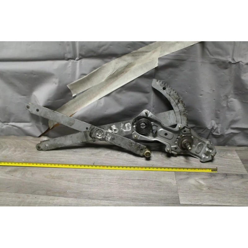 leve vitre manuel droit OPEL ASTRA 4 PORTES leve vitre manuel droit OPEL ASTRA 4 PORTES
