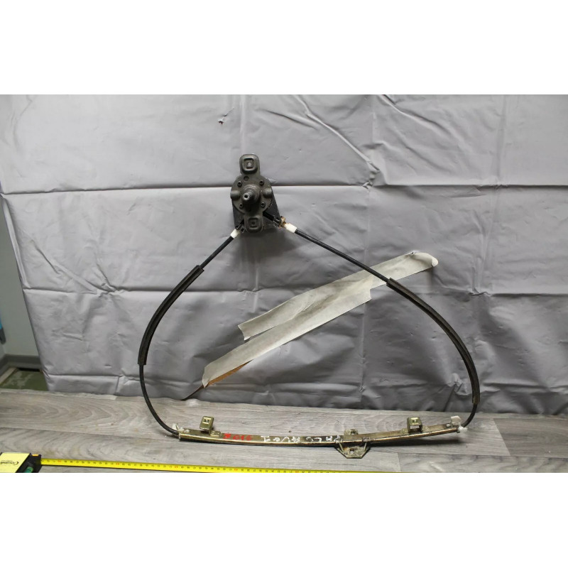 leve vitre manuel avant gauche VW VOLKSWAGEN POLO 3 PORTES leve vitre manuel avant gauche VW VOLKSWAGEN POLO 3 PORTES