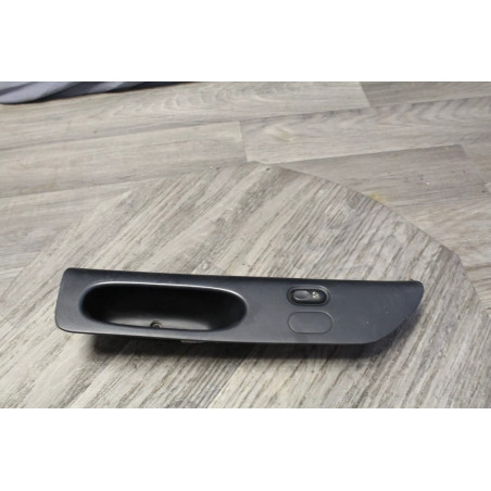 bouton commande leve vitre droit renault Laguna 1 77016864196