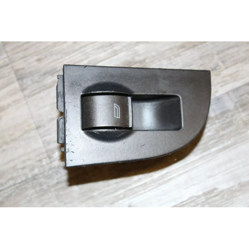 bouton leve vitre arriere gauche a6 S6 break 2000 4b0959855 bouton leve vitre arriere gauche a6 S6 break 2000 4b0959855