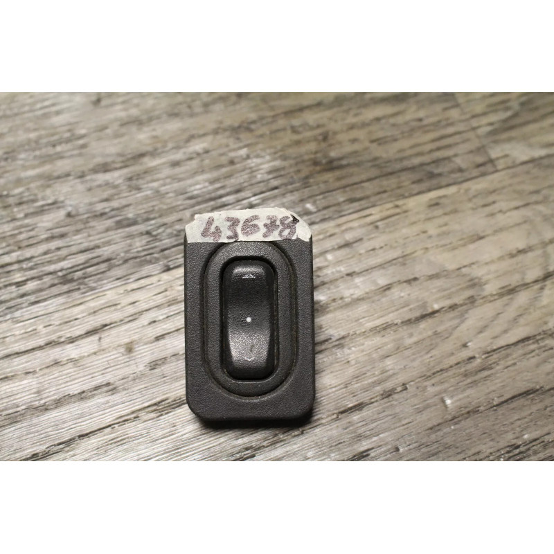 bouton leve vitre avant droit OPEL CORSA C bouton leve vitre avant droit OPEL CORSA C
