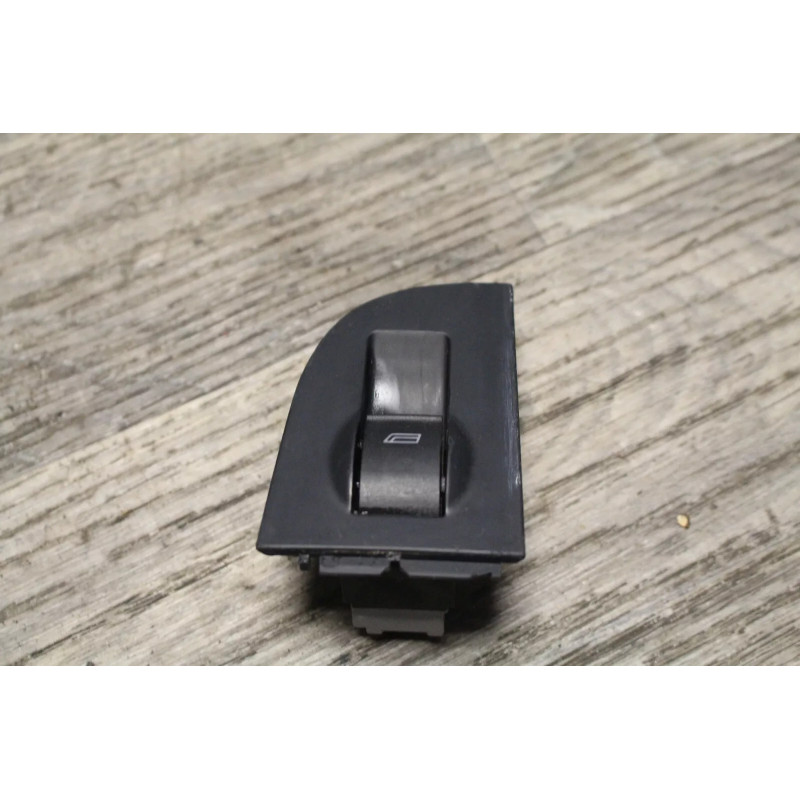 bouton leve vitre droit AUDI S6 BREAK 2000 4b0959855 bouton leve vitre droit AUDI S6 BREAK 2000 4b0959855