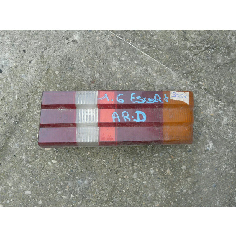feu arriere gauche ford escort ANNEE 1985 81AG13N004 feu arriere gauche ford escort ANNEE 1985 81AG13N004