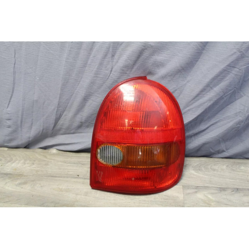 feu arriere droit OPEL CORSA B 3 PORTE feu arriere droit OPEL CORSA B 3 PORTE
