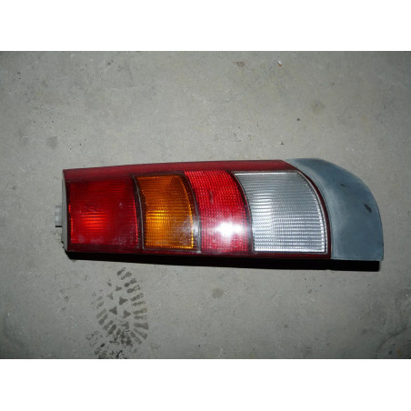 feu arriere droit RENAULT SUPER 5  1989