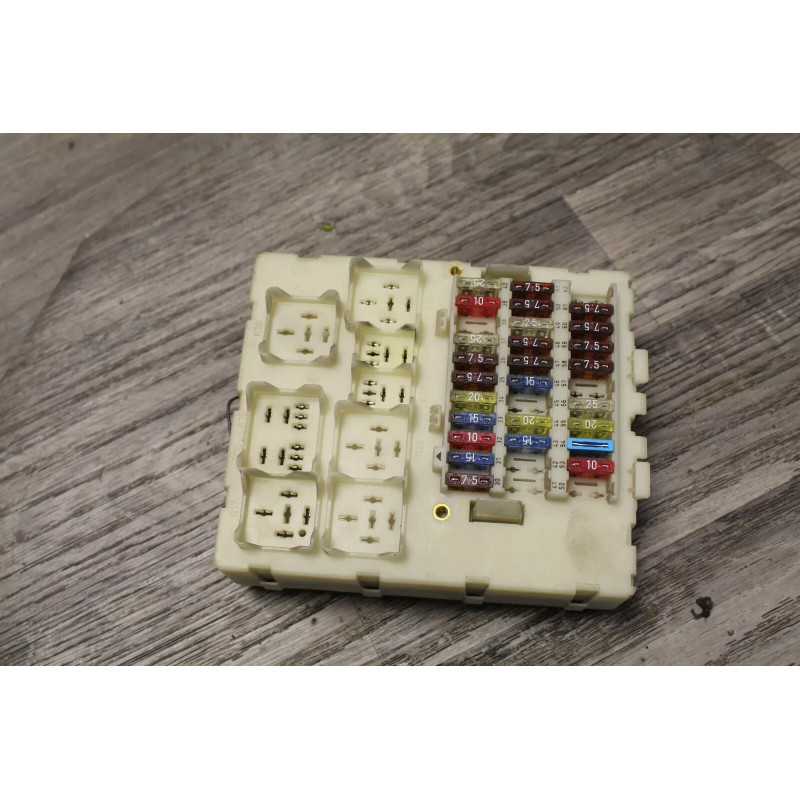 boite a fusible relais FORD FOCUS 98AG14A073CG boite a fusible relais FORD FOCUS 98AG14A073CG