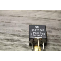 relais divers commande 12V 70A boitier de prechauffage OPEL 90226846