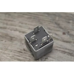 relais pompe a carburant VW VOLKSWAGEN AUDI RELAIS 167 191906383 C