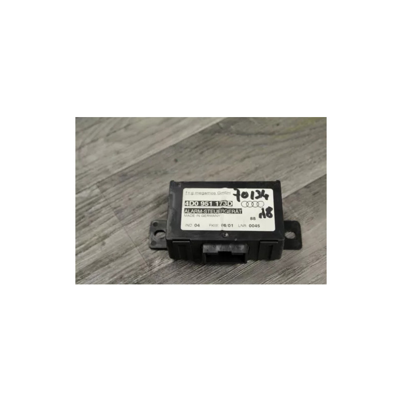 boitier module alarme audi a8 3.3 tdi 4B0951173d boitier module alarme audi a8 3.3 tdi 4B0951173d