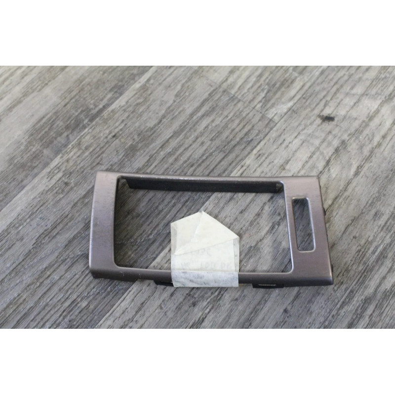 cache plastic habillage grille ventilation droit AUDI A6 4B1820902