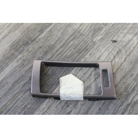 cache plastic habillage grille ventilation droit AUDI A6 4B1820902