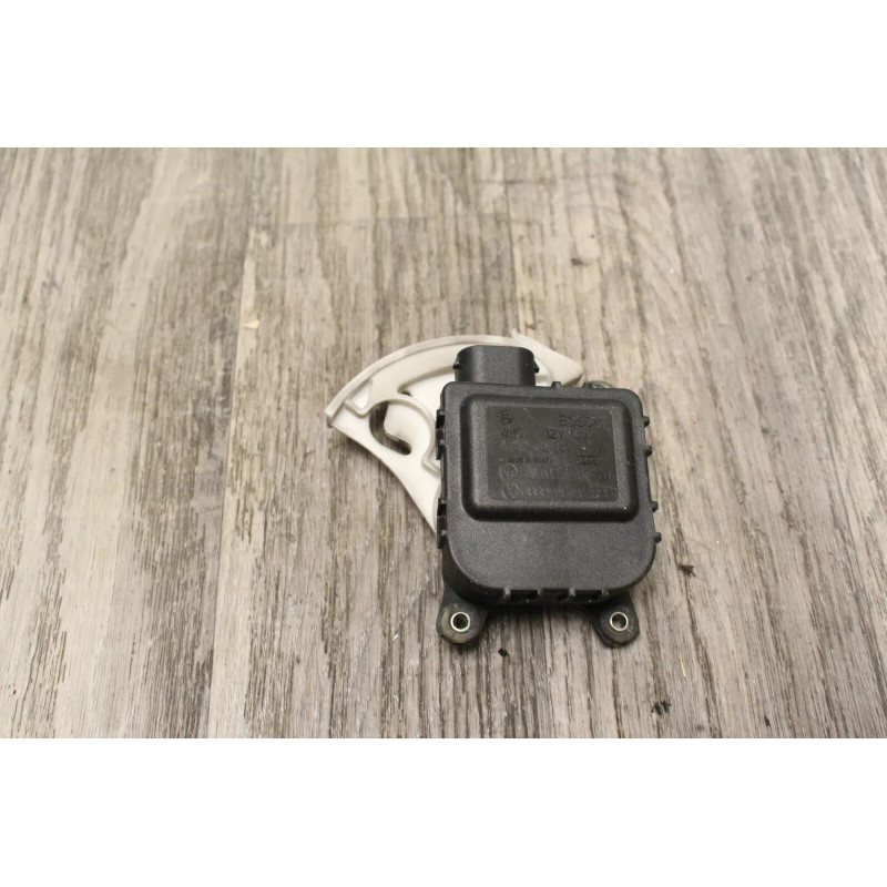 moteur electrique commande volet ventilation volkswagen vw passat 8d1820511 E moteur electrique commande volet ventilation volkswagen vw passat 8d1820511 E