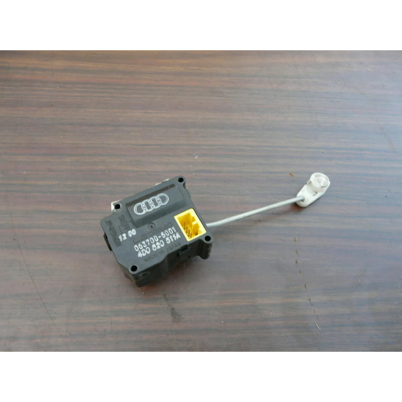 moteur electrique commande volet ventilation AUDI A8 V8 3.3 TDI 2001 4D0820511 moteur electrique commande volet ventilation AUDI A8 V8 3.3 TDI 2001 4D0820511