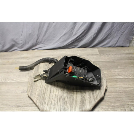 platine fusible  RENAULT MEGANE 1 PHASE 2