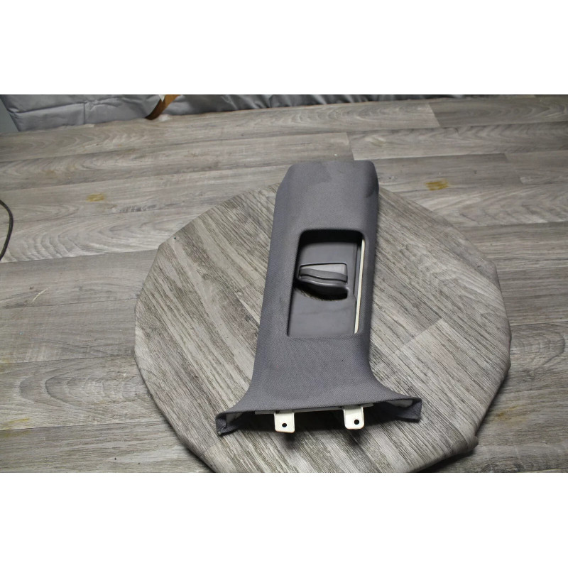 cache plastic montant lateral milieu droit AUDI a6 BREAK  4B0867244