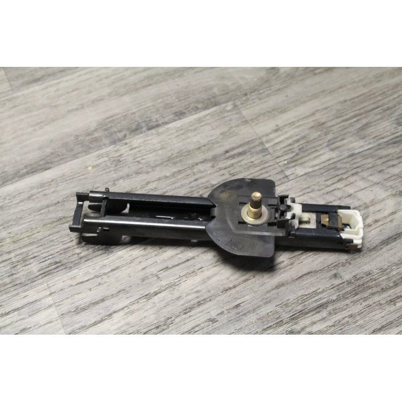 support fixation reglage hauteur ceinture AUDI A4 quattro 4A0857833D support fixation reglage hauteur ceinture AUDI A4 quattro 4A0857833D