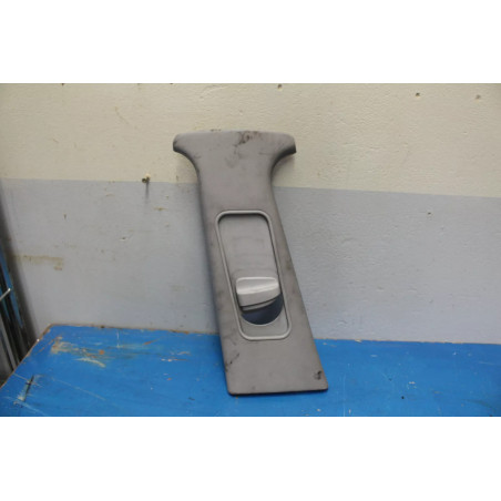 cache plastic montant lateral milieu gauche vw volkswagen passat 3B0867243