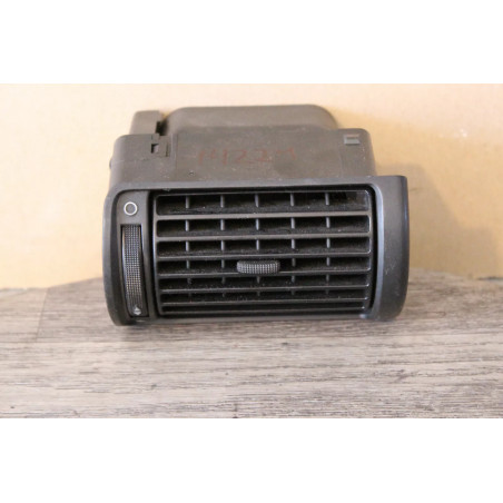 grille ventilation droit centrale tableau de bord AUDI A4 8D1820902