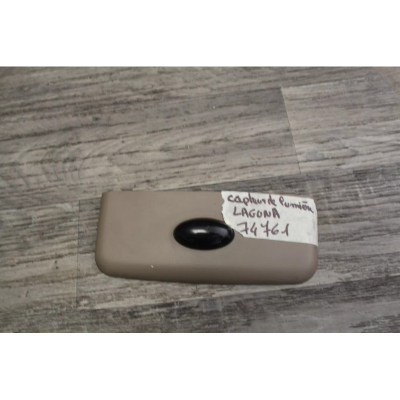 cache capteur lumiere plafonnier RENAULT LAGUNA 7700822514 cache capteur lumiere plafonnier RENAULT LAGUNA 7700822514