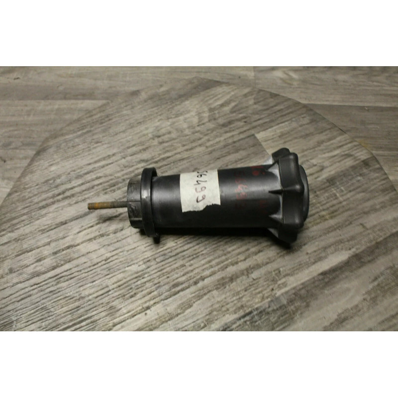 poignee fixation de roue de secours AUDI 8D0803899 b poignee fixation de roue de secours AUDI 8D0803899 b