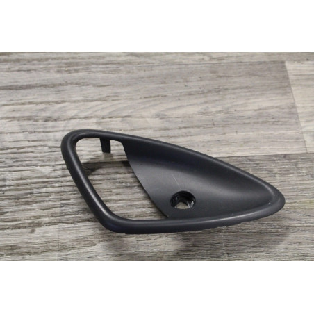 support plastic poignee droit CITROEN C5 2.0 HDI 110 9641451677