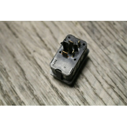 bouton degivrage FORD ESCORT 86AG18C621AA