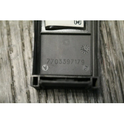 cache plastic boite fusible RENAULT CLIO 1 7703397179