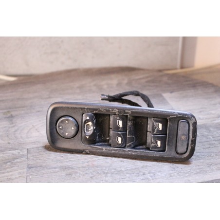 bouton commande leve vitre avant gauche  peugeot 807  citroen c8 fiat ulysse lancia phedra 532697004