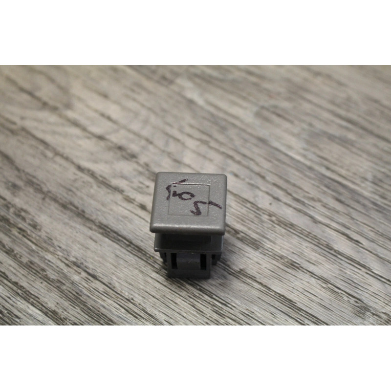 faux bouton PEUGEOT 405