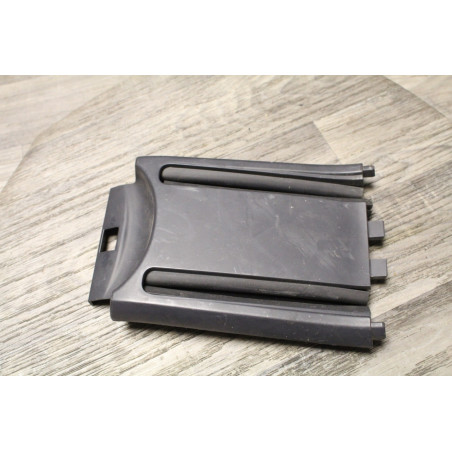 cache plastic de frein a main centrale RENAULT MEGANE 2  8200079103