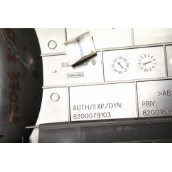 cache plastic de frein a main centrale RENAULT MEGANE 2  8200079103