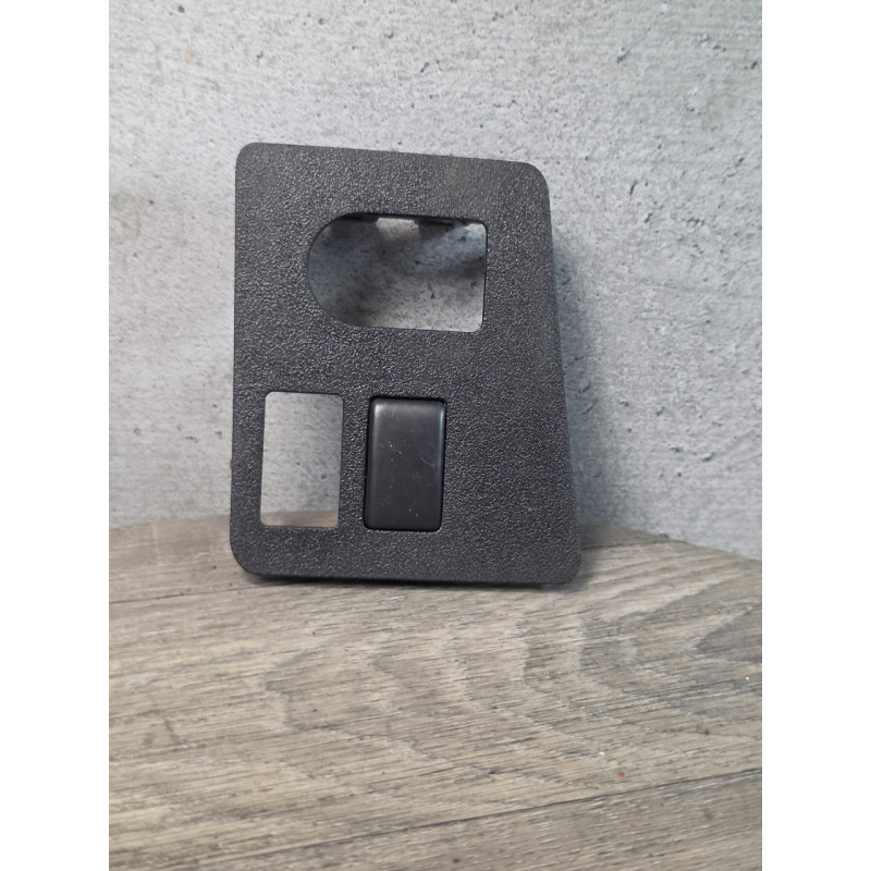 support plastic bouton reglage phare retroviseur nissan qashqai 68485-jd900 support plastic bouton reglage phare retroviseur nissan qashqai 68485-jd900