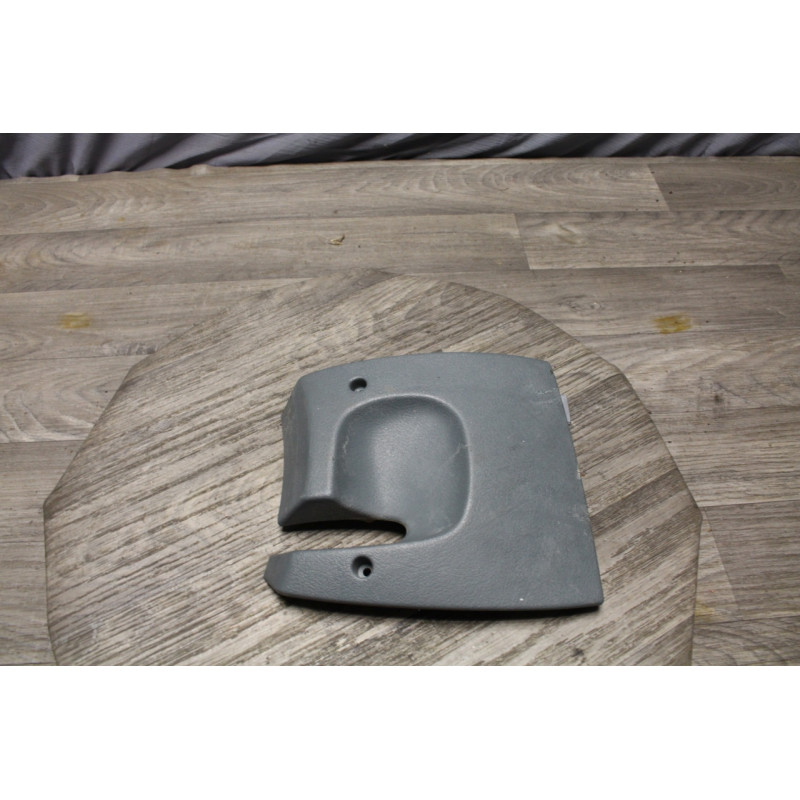 cache plastic colonne de direction inferieur RENAULT MEGANE 1 7700841038