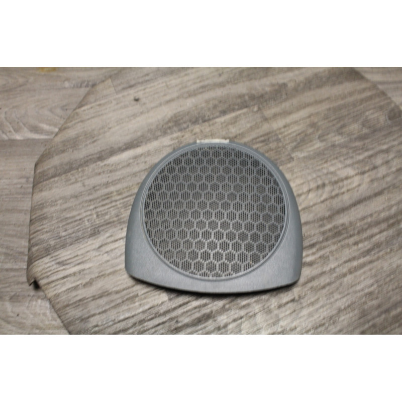 grille enceinte haut parleur RENAULT MEGANE 1 PHASE 2 7700832057 grille enceinte haut parleur RENAULT MEGANE 1 PHASE 2 7700832057