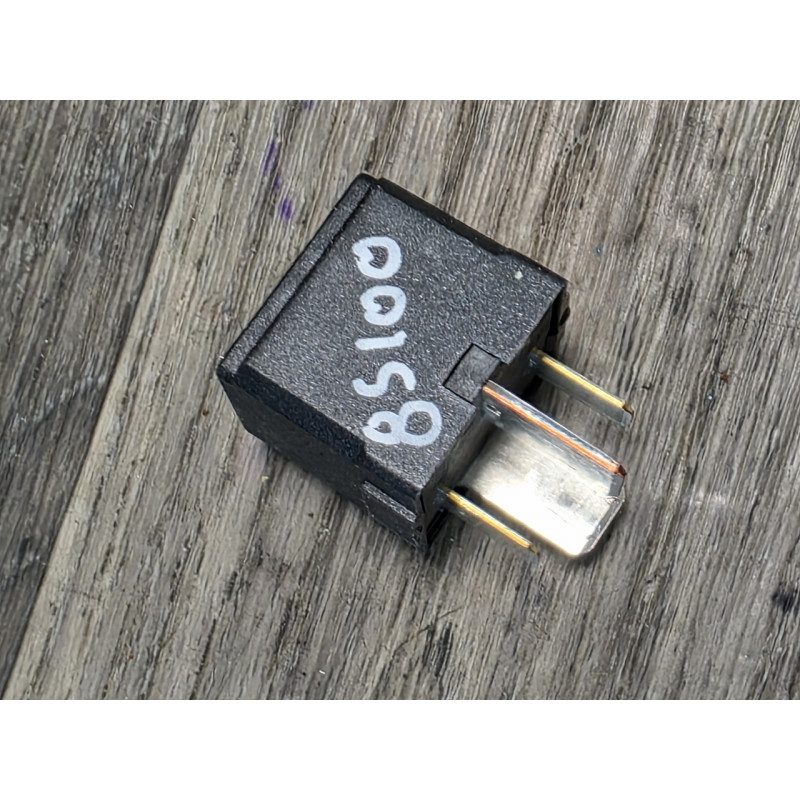 relais noir 12v 4 broches nissan 252309f915 relais noir 12v 4 broches nissan 252309f915