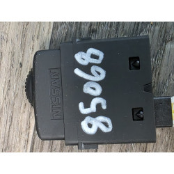 bouton reglage hauteur de phare nissan qashqai 25190jd008