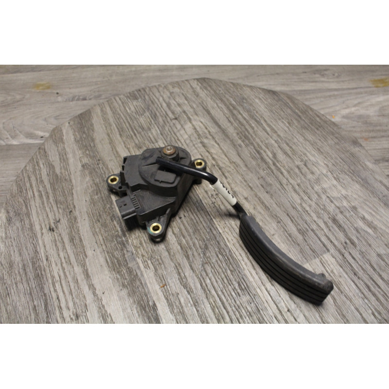 potentiometre capteur position pedale accelerateur renault scenic 2 8200159647 potentiometre capteur position pedale accelerateur renault scenic 2 8200159647
