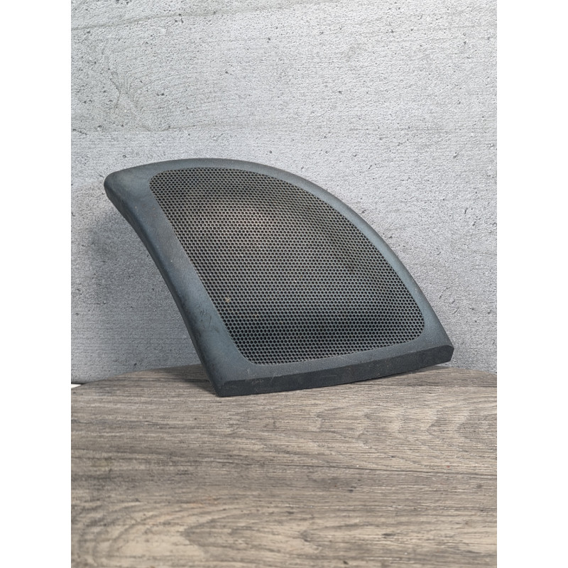 grille enceinte haut parleur droit renault megane 1 7700840879 grille enceinte haut parleur droit renault megane 1 7700840879